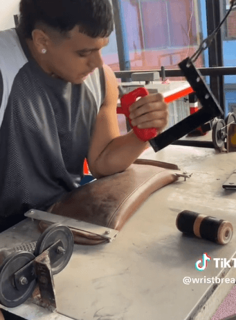 Wrist Real Hand Handle